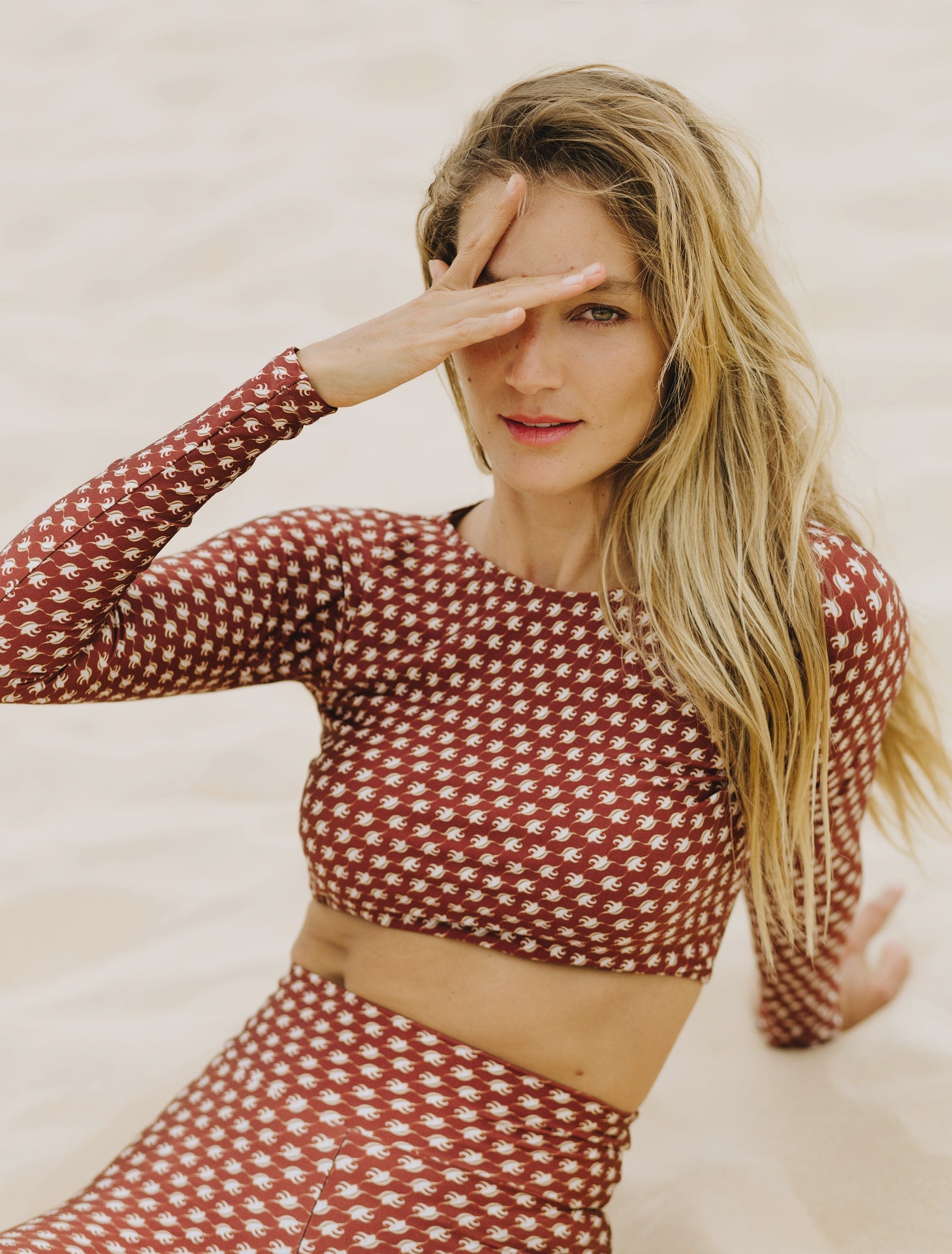 Búzios Floral Long Sleeve Cropped Top