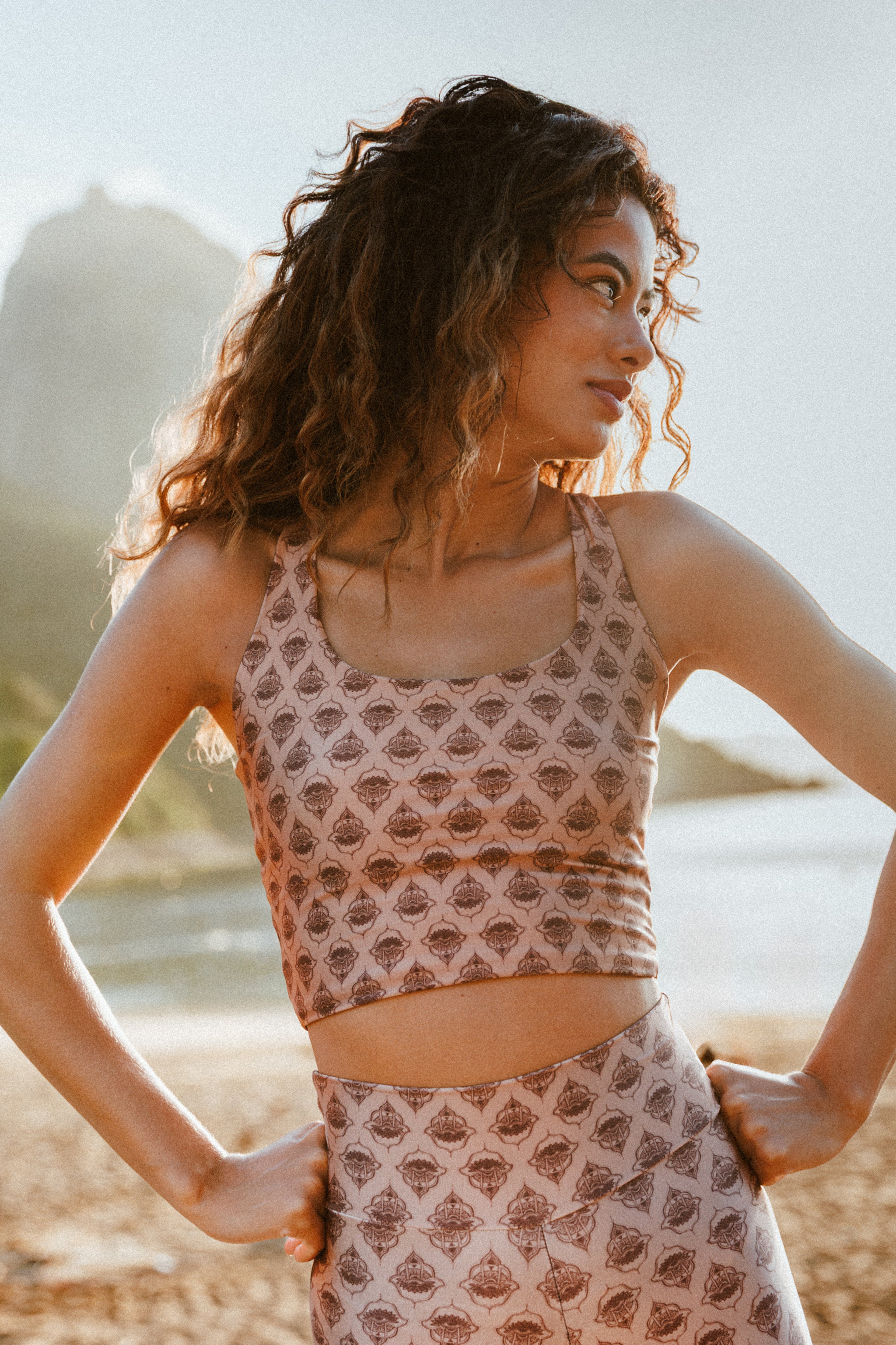 Top Y Hamsa Mocha