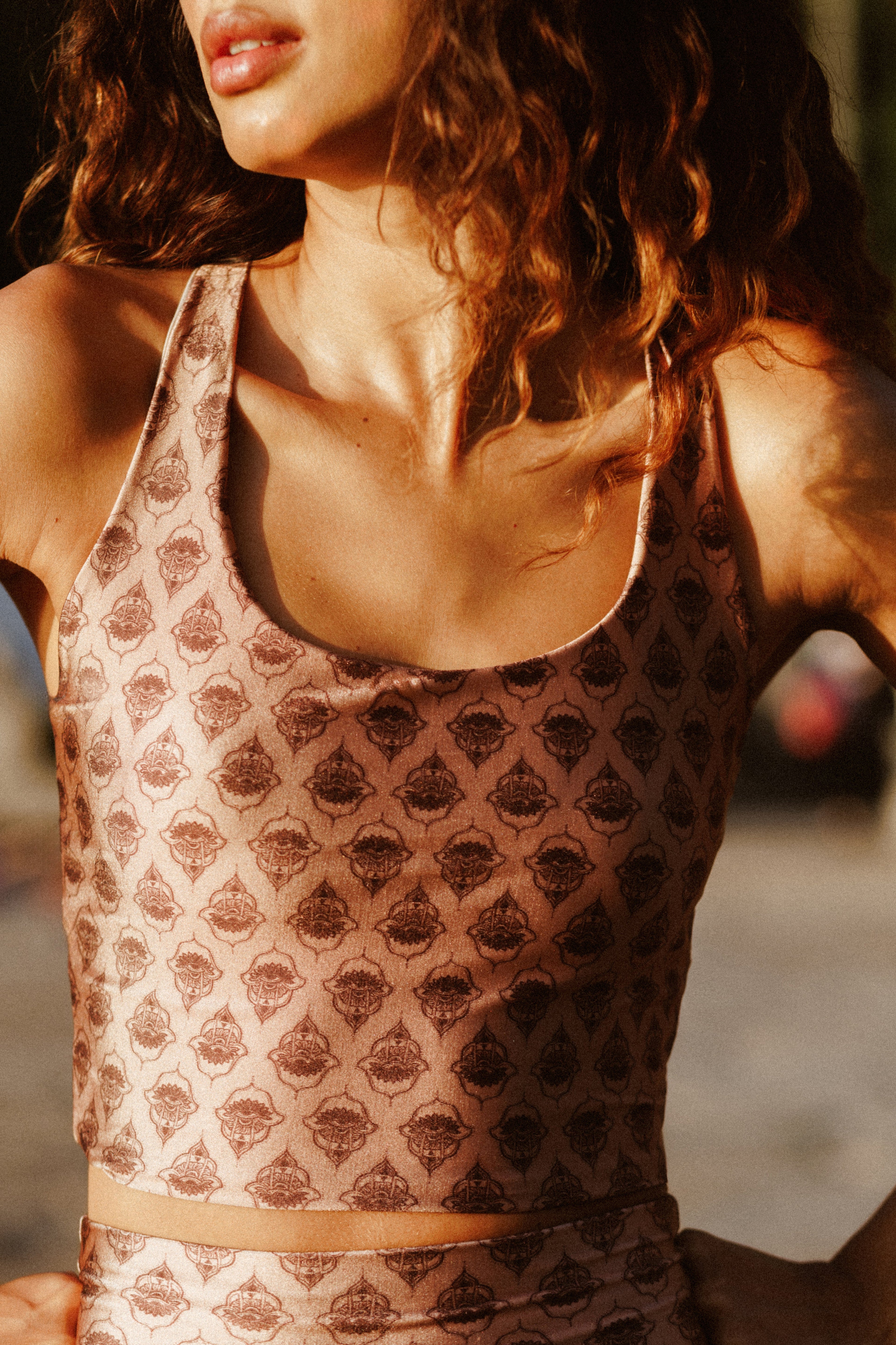 Top Y Hamsa Mocha