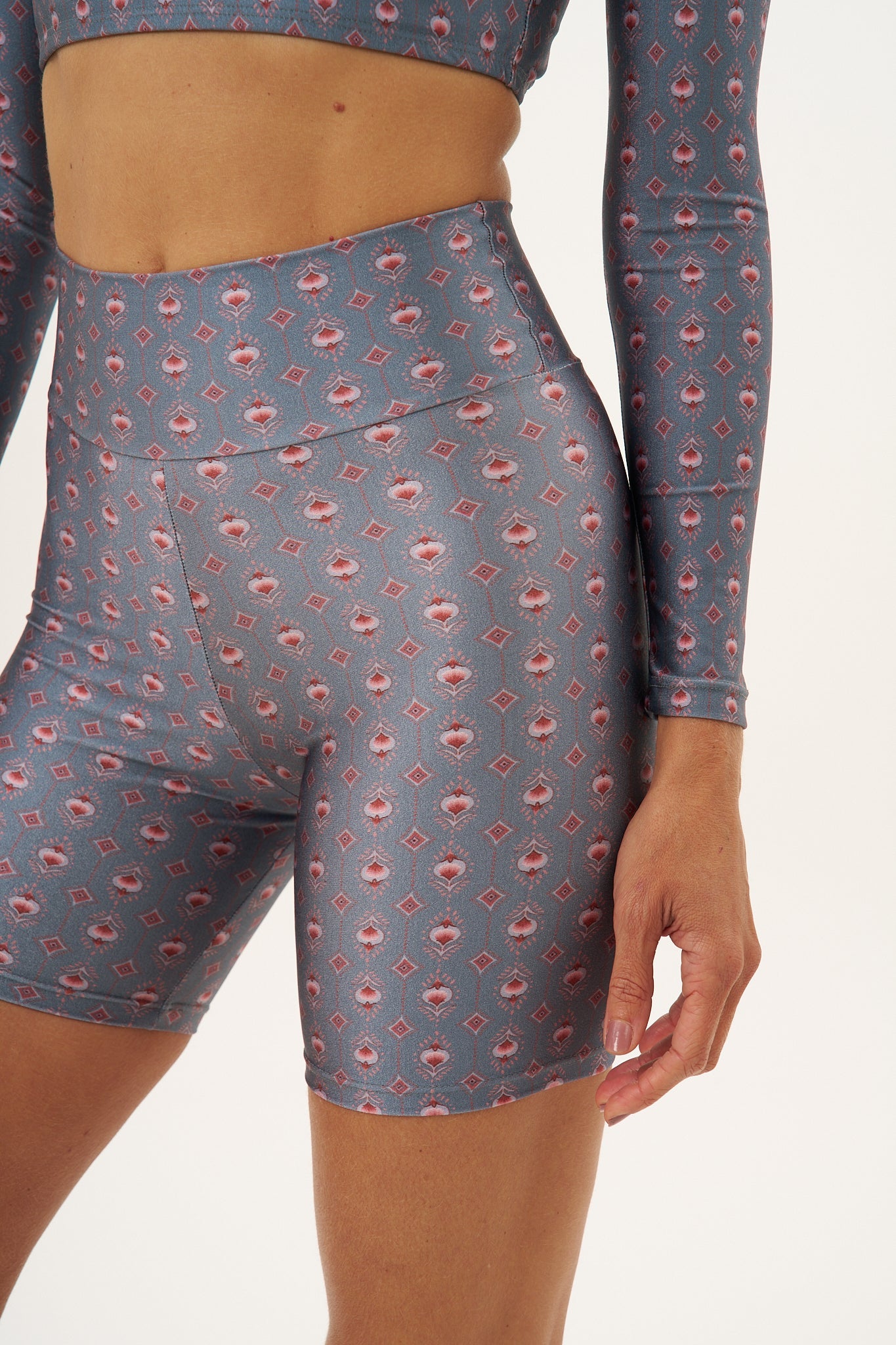 Shorts Slim Pétala
