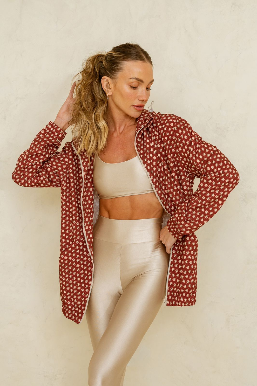 Jaqueta Windbreaker Floral Búzios – look 1
