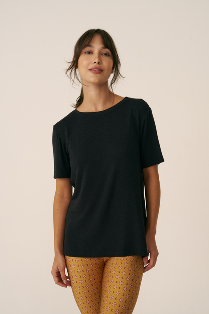 Camiseta Let Love In Black