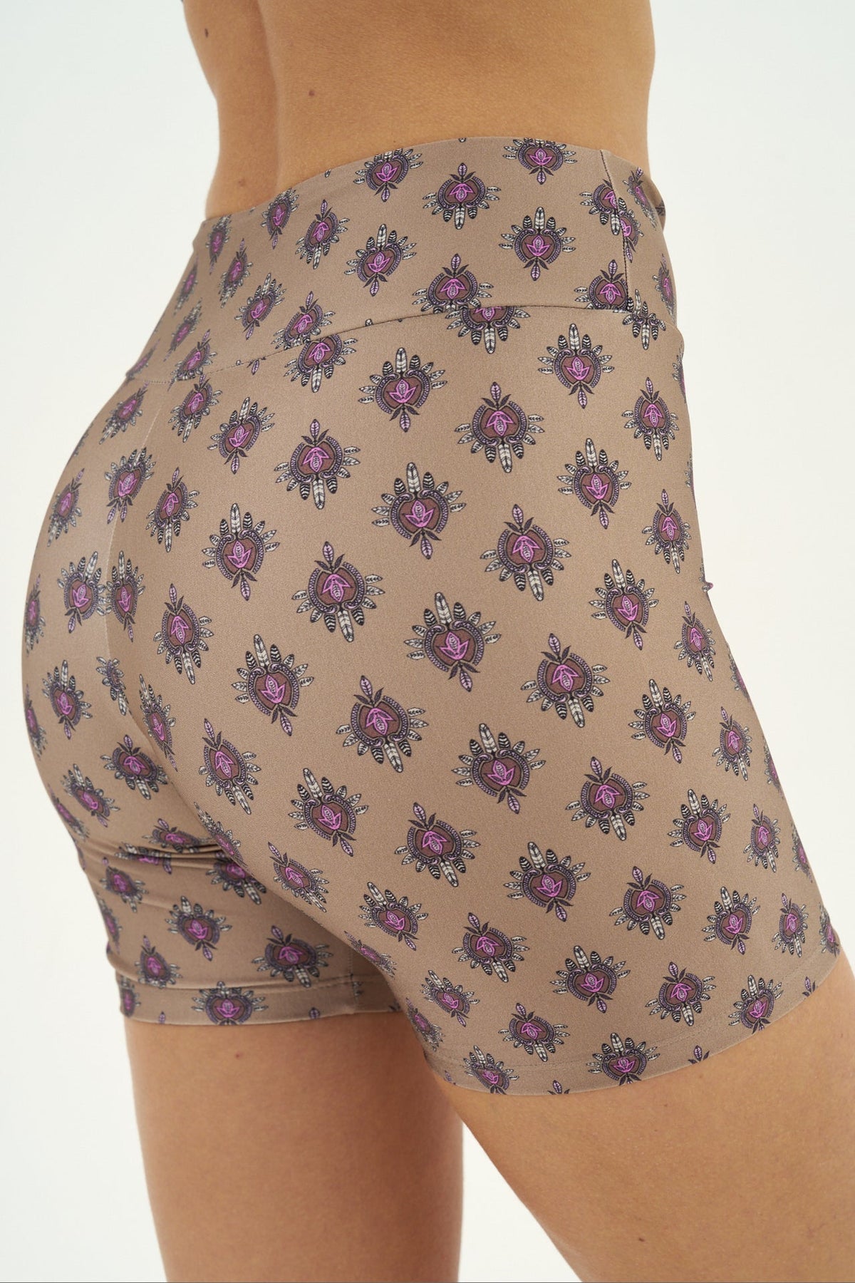Shorts High Ancestral Desert – look 3
