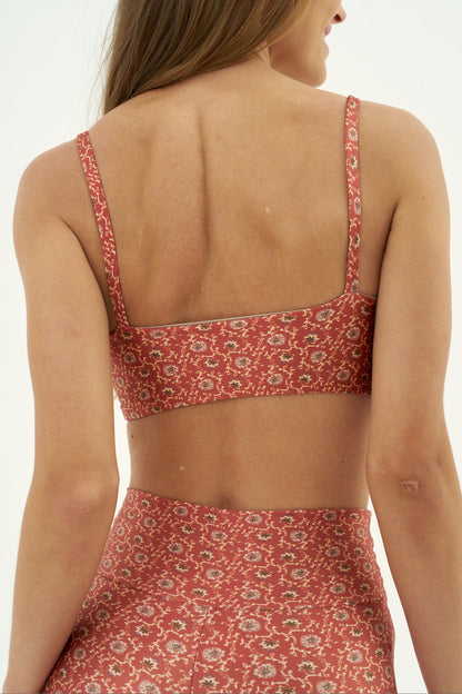 Top New Fit Scarlet Flower