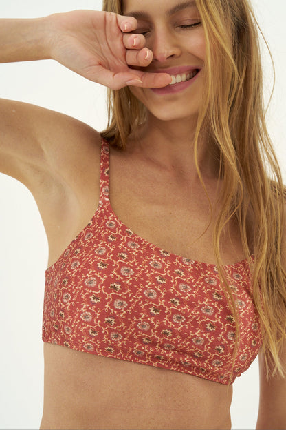 Top New Fit Scarlet Flower