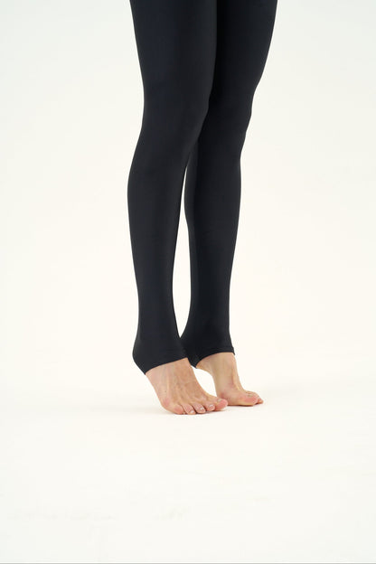 Pantalones tipo leggings ajustados negros