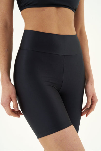 Pantalones cortos altos negros