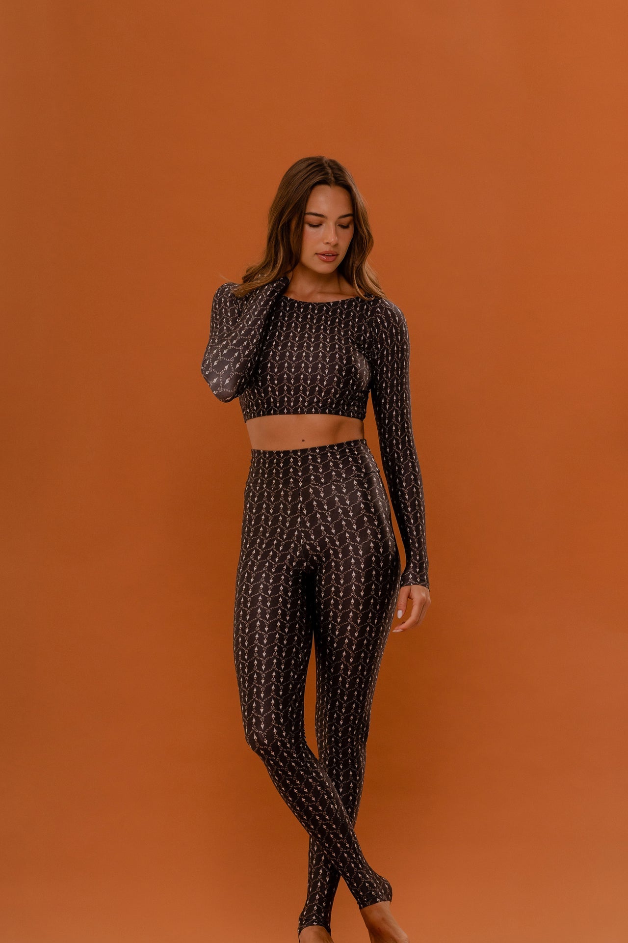 Top cropped manga longa Little Hearts